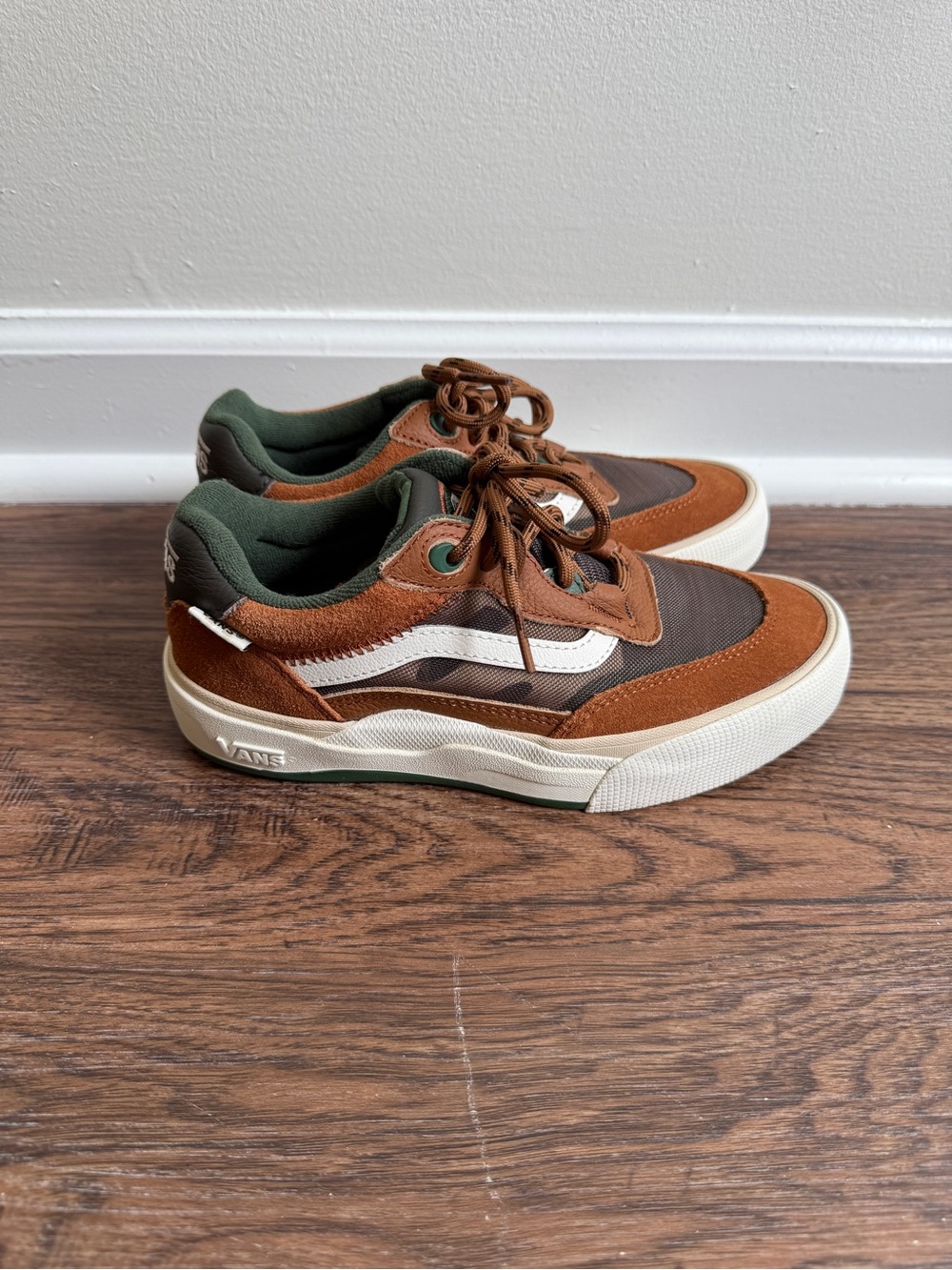 Vans Skateboarding Pop Cush Brown Green Camo Sneakers Size 6 Women’s 4.5 Men’s